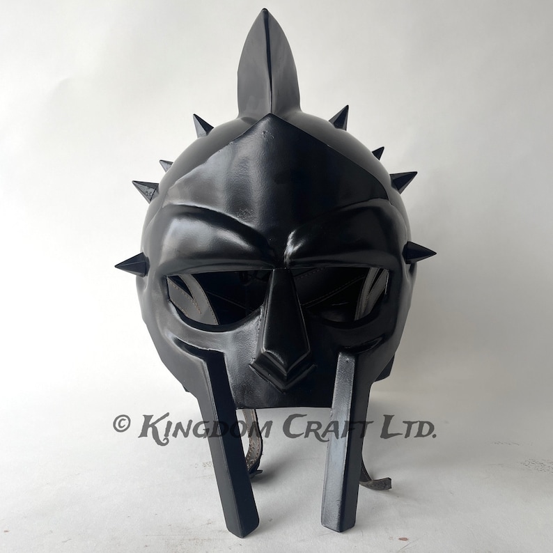 Gladiator Maximus Helmet — Home Office Display view 8