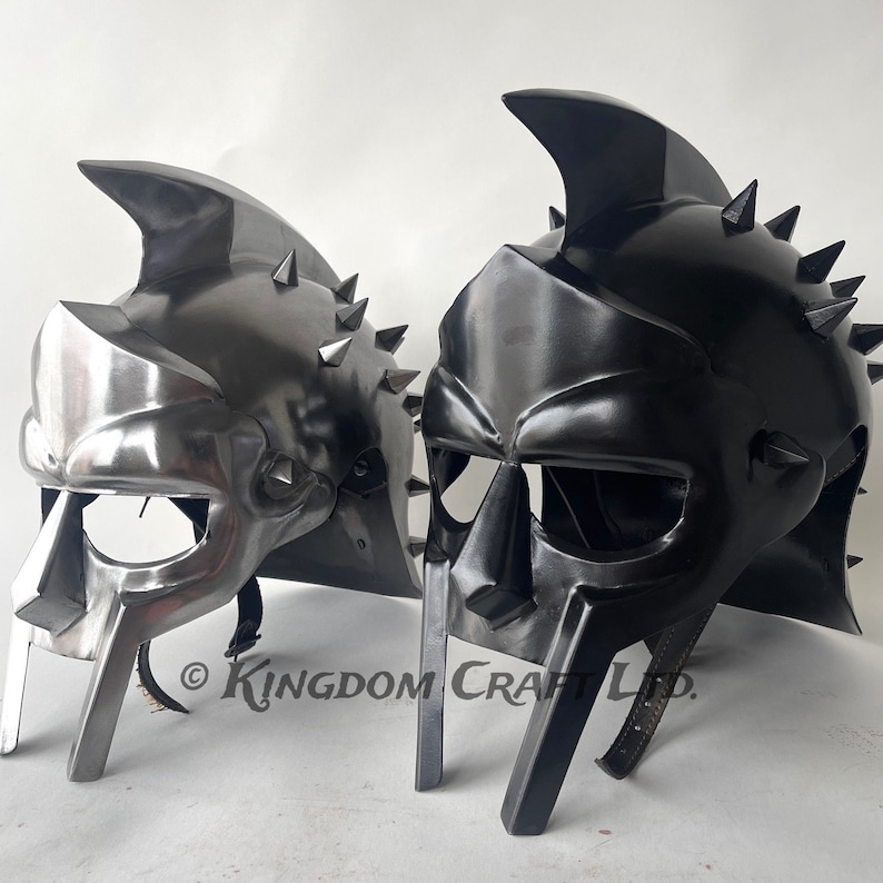 Gladiator Maximus Helmet — Home Office Display view 11