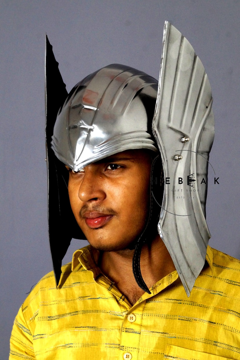 Spartan King Leonidas Helmet — Battle Display view 6