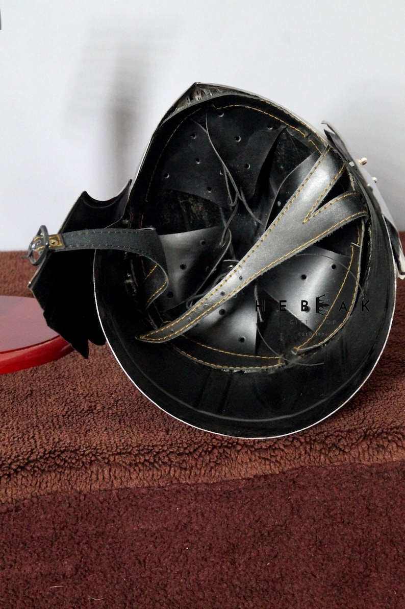 Spartan King Leonidas Helmet — Battle Display view 9