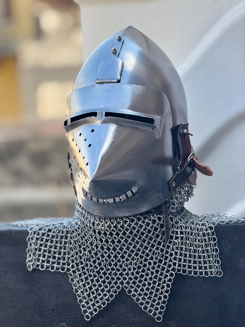Bascinet Aventail Pig Face Helmet — Padded Chainmail view 7