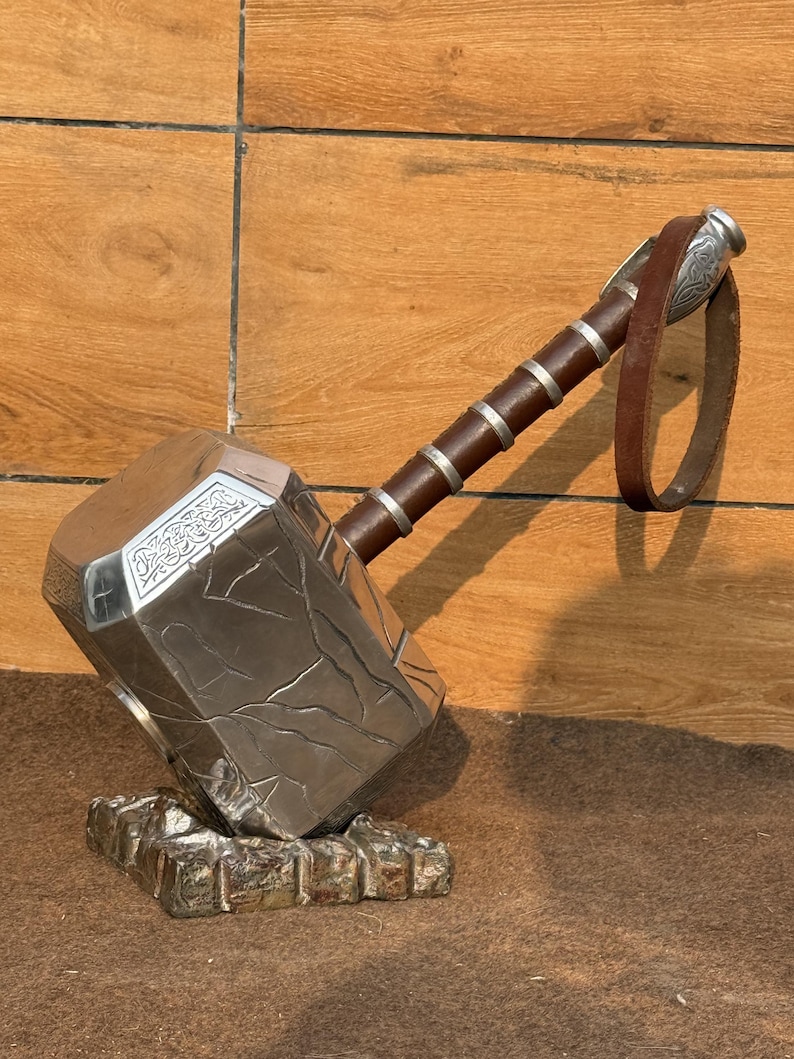 Damage Captain America Shield & Thor Hammer with Steel Avenger Replica view 6