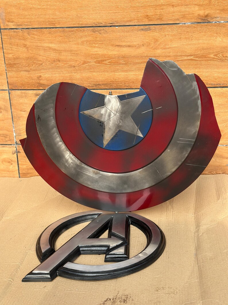 Damage Captain America Steel Shield with Avengers Endgame Replica view 4