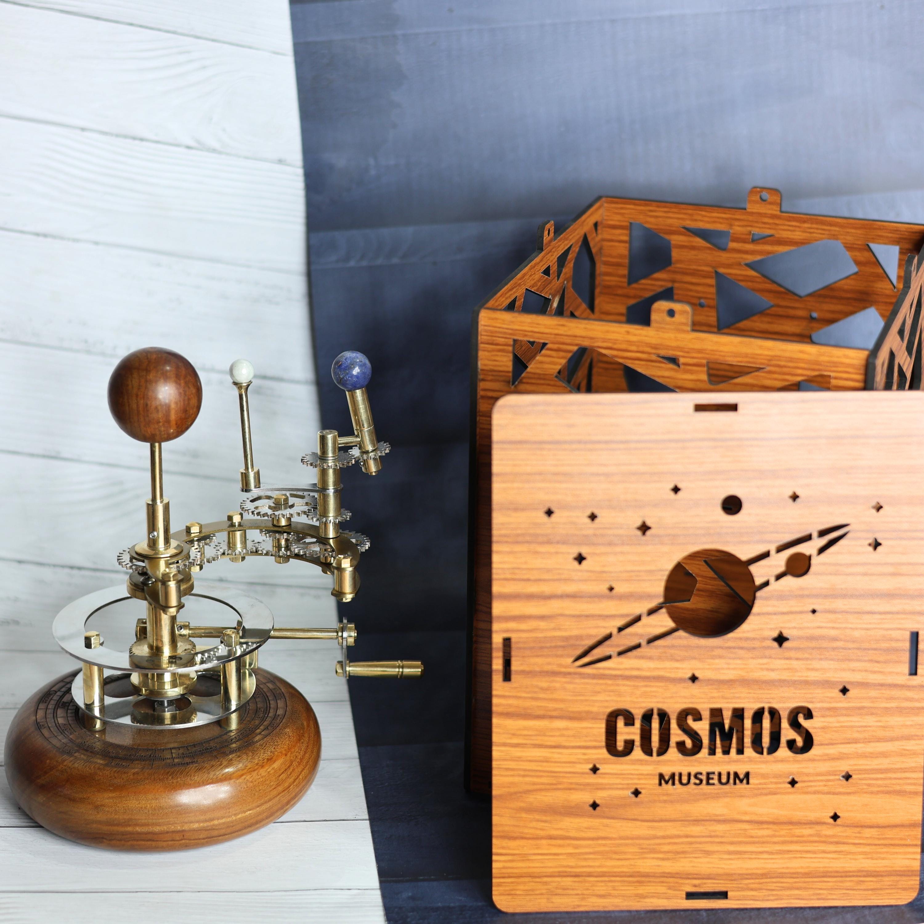 Brass Sun-Earth-Moon Tellurion, Shelf Model view 4