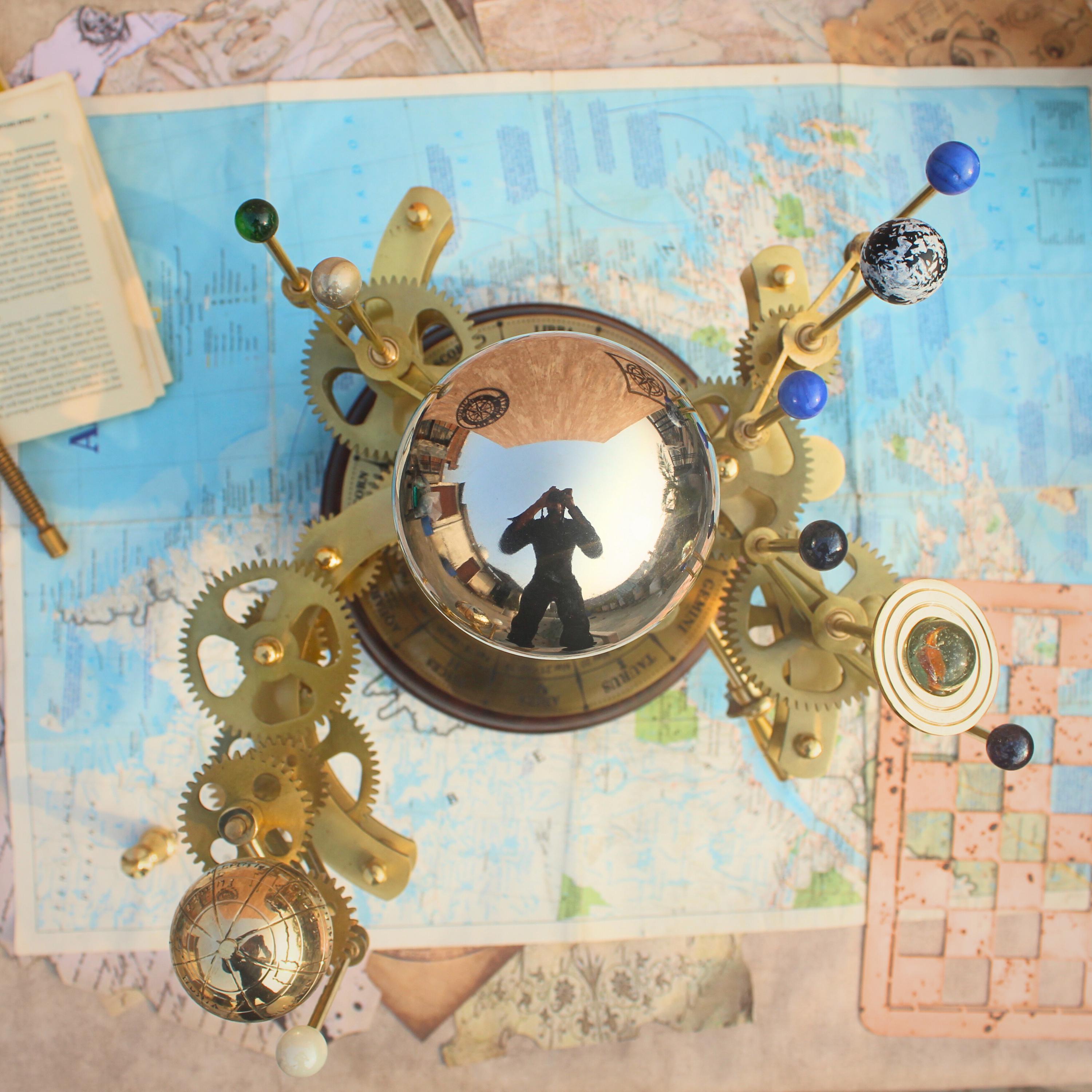 Black & Gold Brass Solar System Orrery, Museum view 4