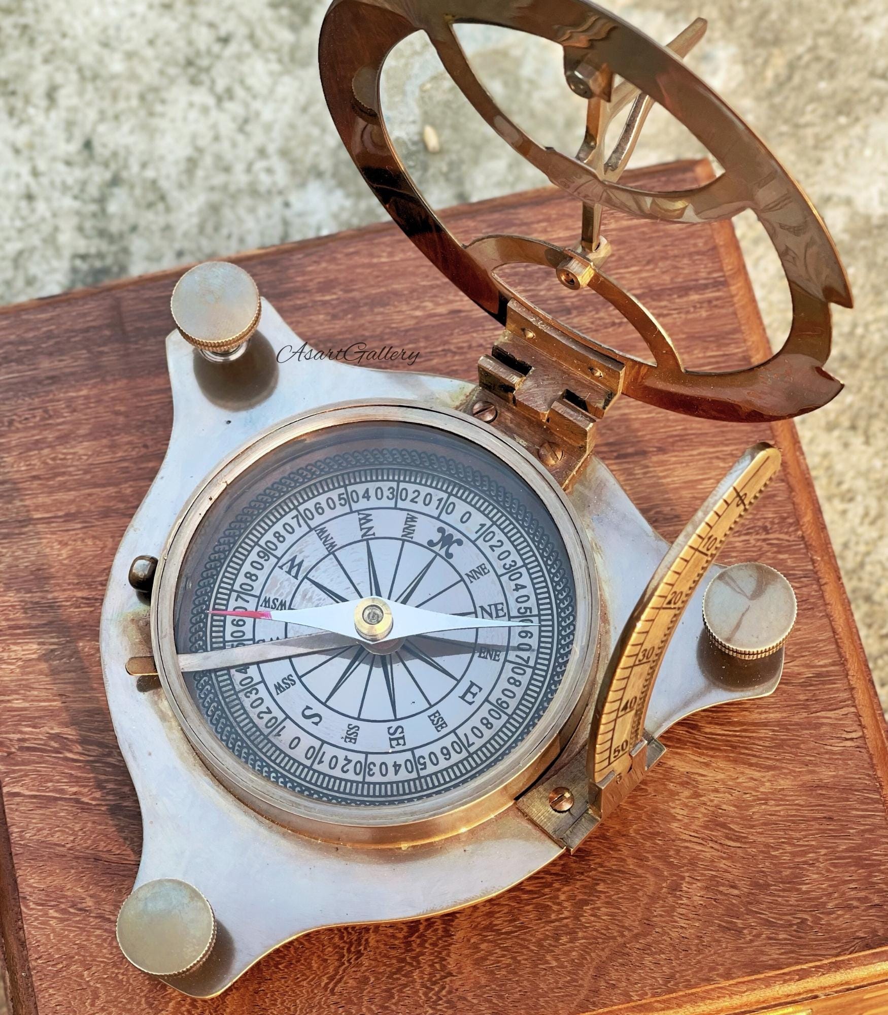 Antique Brass Sundial Compass with Fitted Wooden Presentation Box view 6