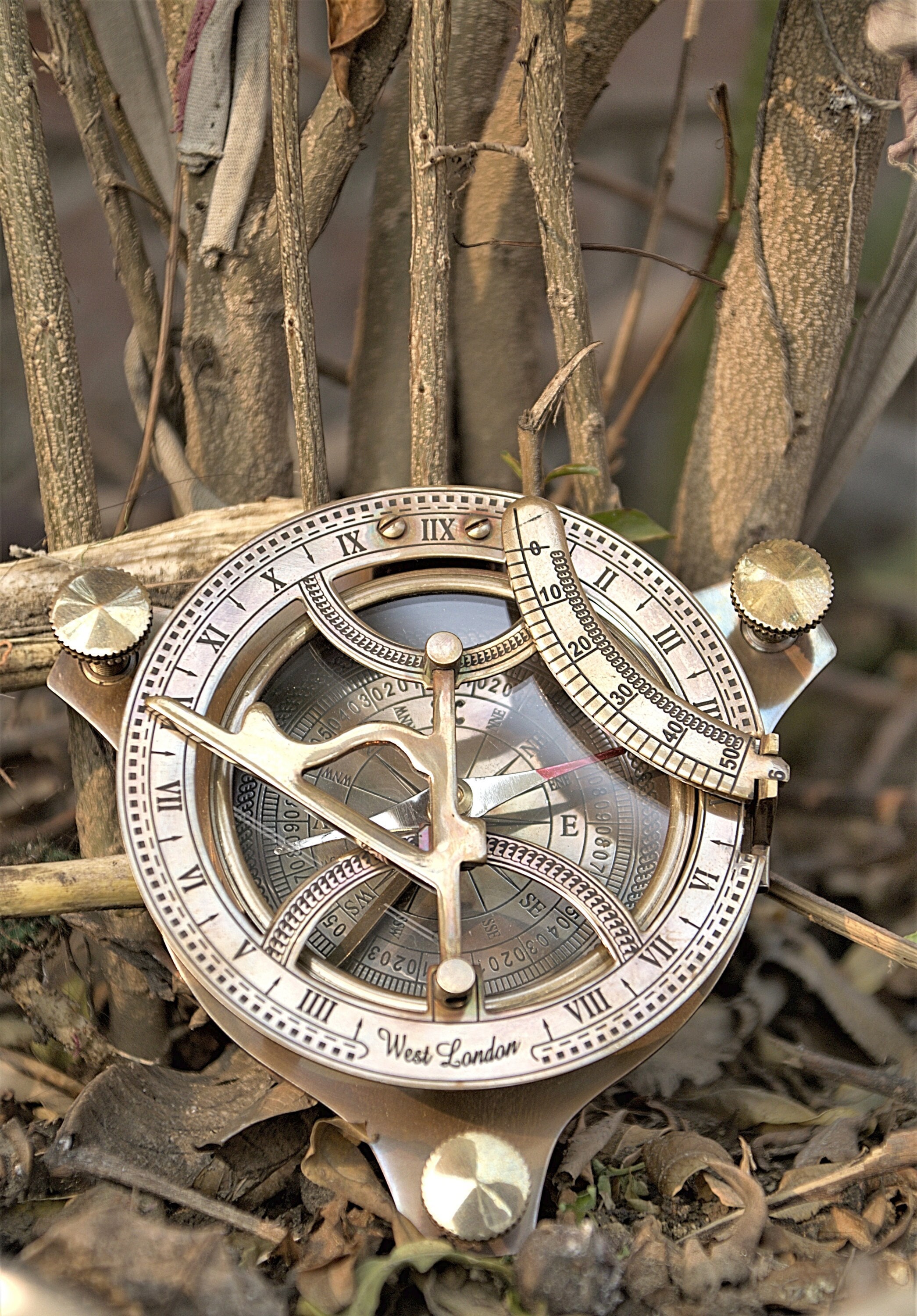 Antique Brass Sundial Compass with Rosewood Presentation Box view 2