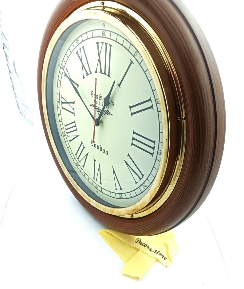 London Style Round Wall Clock Wooden Frame view 3