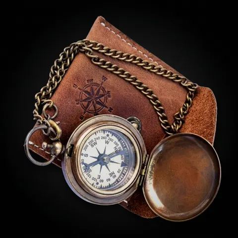 Push Button Compass, Leather Case view 1