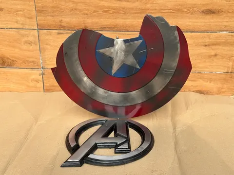 Damage Captain America Steel Shield with Avengers Endgame Replica view 1